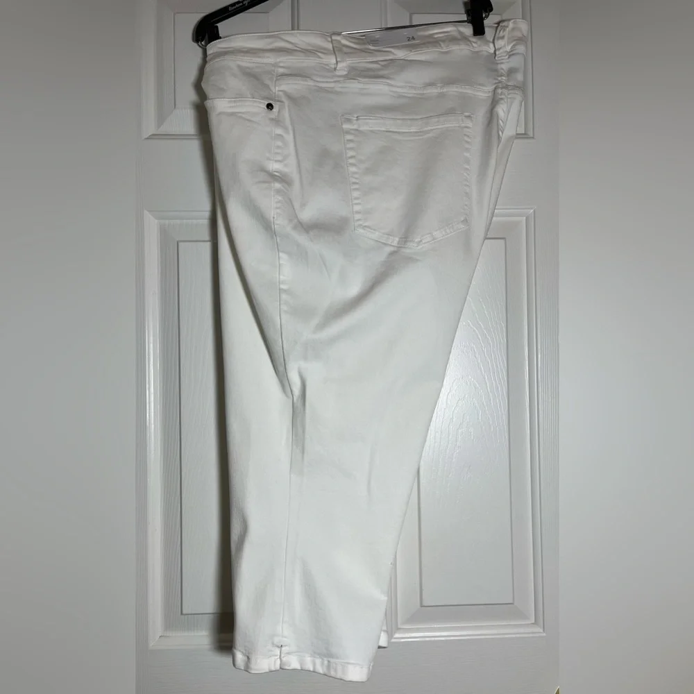 Lane Bryant White Ankle & Cropped Women’s Jeans - Picture 3 of 11